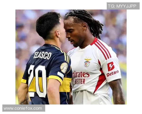 友谊赛精彩对决本菲卡与尤文图斯战成平局红牌事件引发全场热议