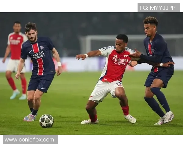 意甲激战：巴黎圣日耳曼与阿森纳战成平局乌龙球引发全场狂欢