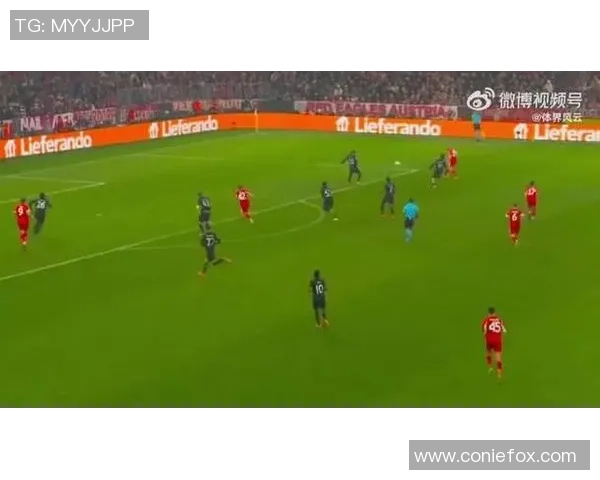 世界杯精彩对决曼联6-2战胜拜仁乌龙球瞬间引发全场狂欢战术分析