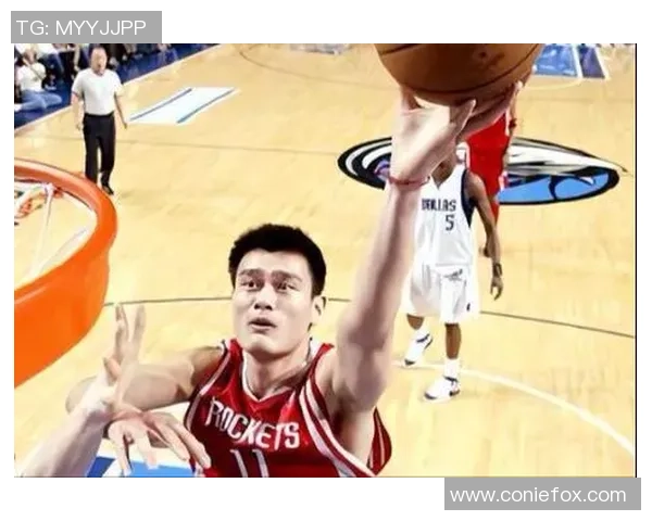 姚明与模特合作视频展现篮球与时尚完美结合的精彩瞬间