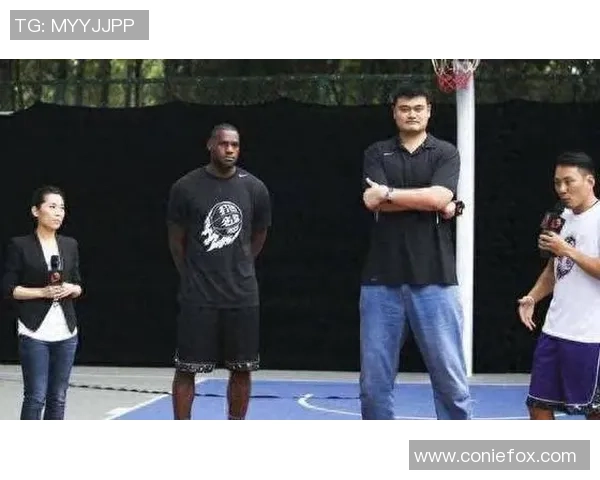 姚明夸张微笑背后的故事与情感解读让人忍俊不禁的篮球巨星魅力展现