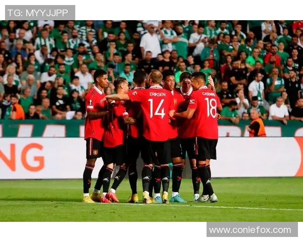 欧联杯精彩对决曼联4-0大胜利物浦帽子戏法引发全场狂欢