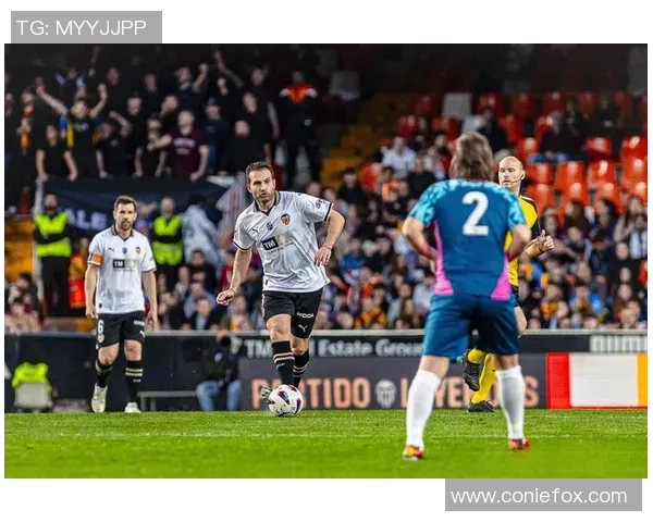 德甲精彩对决曼联大胜尤文图斯引发争议判罚热议