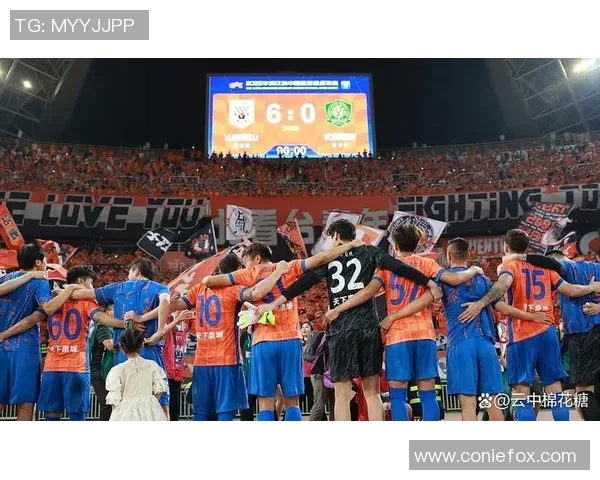 中超精彩对决那不勒斯险胜曼联帽子戏法引发争议判罚热议