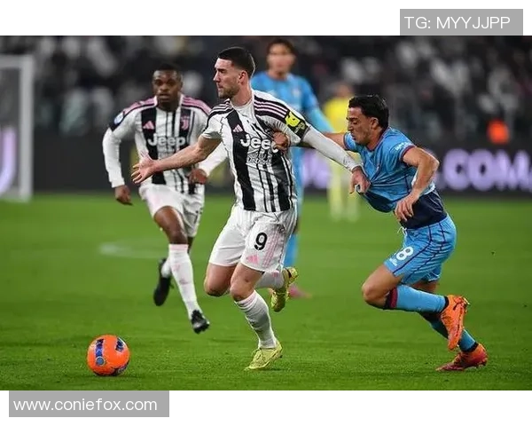 巴萨与尤文友谊赛激战四三红牌事件引发全场热议与争议 巴萨与尤文友谊赛激战四三红牌事件引发全场热议与争议