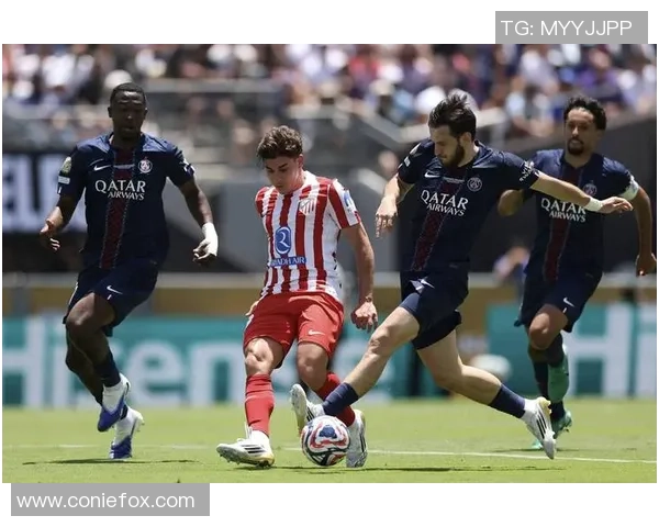 西甲焦点战：多特蒙德与拜仁战平帽子戏法引发全场热烈反响