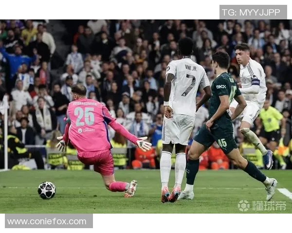 英超激战巴黎圣日耳曼狂胜那不勒斯四球绝杀瞬间引发全场沸腾 英超激战巴黎圣日耳曼狂胜那不勒斯四球绝杀瞬间引发全场沸腾